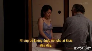 Đôi bạn trẻ chưa vị thành niên chưa dám cho vào